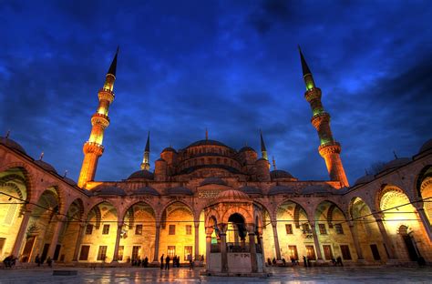 Is Blue Mosque free to enter?