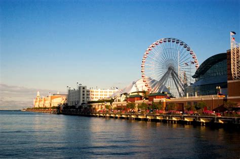 Can you walk around Navy Pier Chicago?