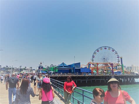 Can you walk around Santa Monica Pier?