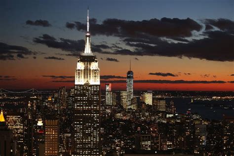 Is it better to go to the Empire State Building at night or day?