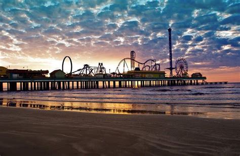 Is it free to go to Pleasure pier?