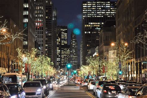 Is it safe to walk the Magnificent Mile in Chicago at night?