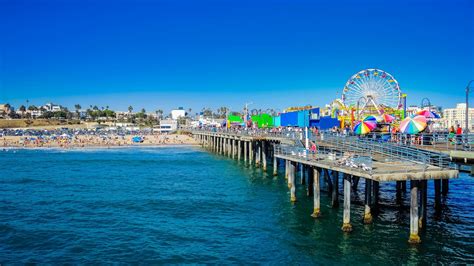 Is the beach free in Santa Monica?