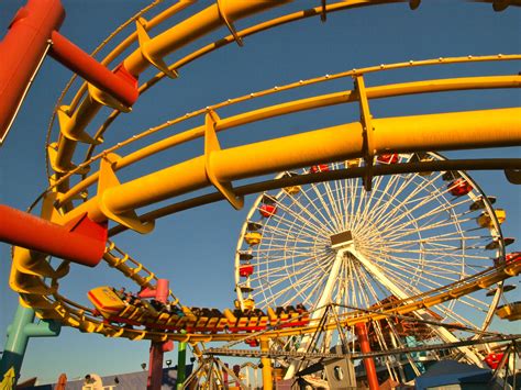 What are the rules for Santa Monica Pier rides?