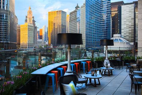 What Chicago rooftop bar was named best in the US?