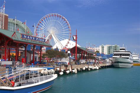 What is the famous pier in Chicago?