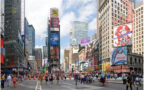 What time of day is best to see Times Square?