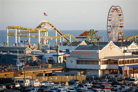 Where is the best place to park at Santa Monica Pier?