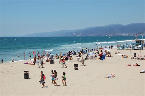 Which beach is best for picnic Santa Monica?
