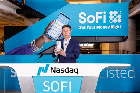 Who owns the most SoFi stock?