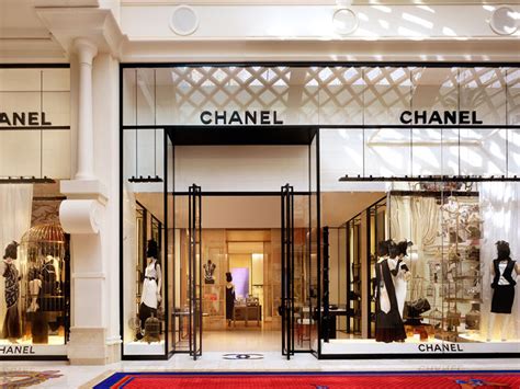 Does Las Vegas Have Designer Stores?