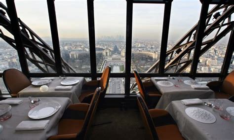 How Much Does It Cost To Eat At Le Jules Verne?