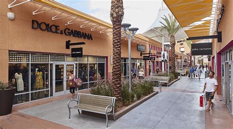 Is There An Outlet Mall In Vegas Or Los Angeles?