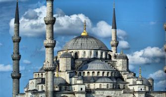 Can non Muslims visit the Blue Mosque?