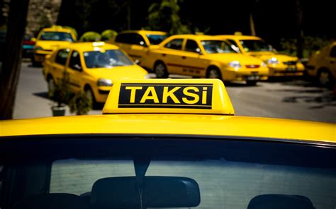 Do taxis in Istanbul take US dollars?