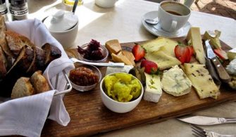 Franschhoek Wine Valley: Vineyards and Gastronomic Delights