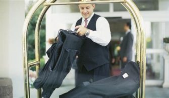 How much do you tip a hotel bellman?