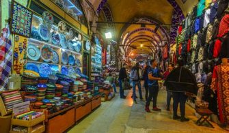 What is famous in Istanbul to buy?