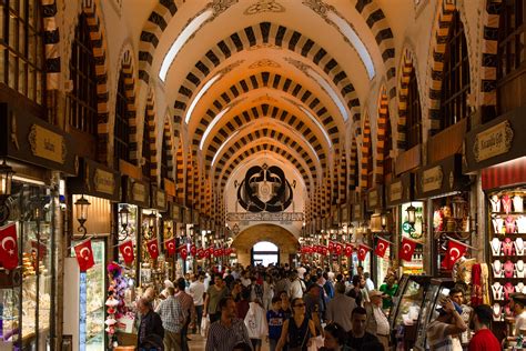 What is the most famous market in Istanbul?
