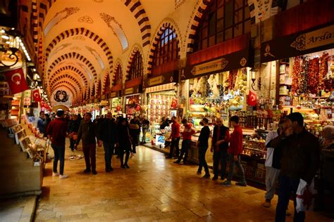 What is the most famous shopping street in Istanbul?