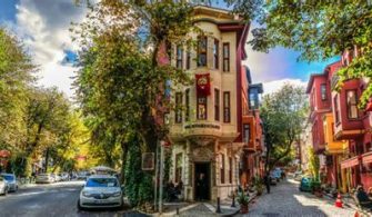 What is the most luxurious neighborhood in Istanbul?