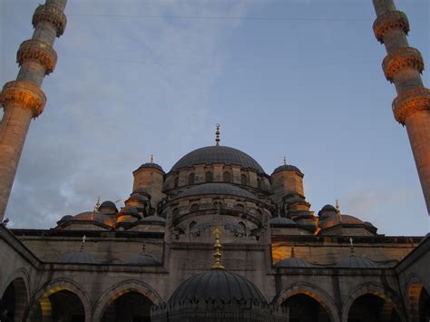 What is the oldest church in the world Istanbul?