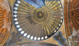 Why did the Hagia Sophia collapse?