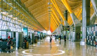 Can a US citizen leave Istanbul Airport during layover?