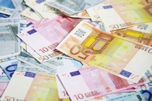 Can I pay with euros in Istanbul?