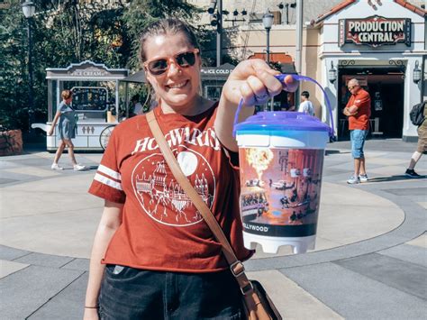 Can you bring bags on rides at Universal Studios Hollywood?