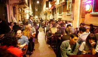 Can you drink alcohol on street in Istanbul?