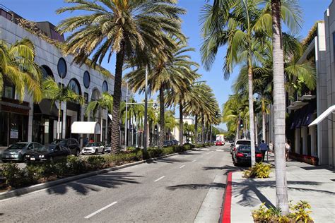 Can you drive through Beverly Hills?