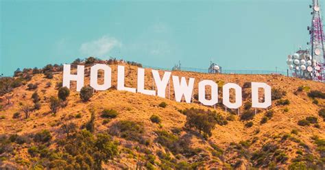 Can you go all the way to the top of Hollywood Sign?