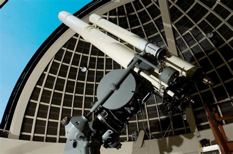 Can you look through the telescope at Griffith Observatory?