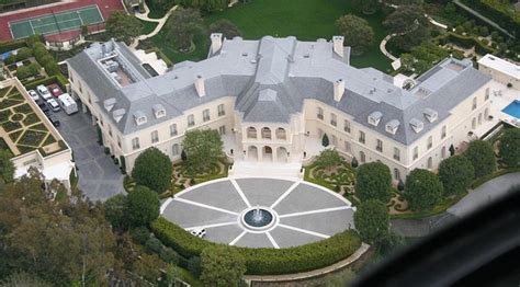 Can you see celebrity houses in LA?