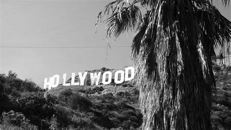 Can you see the ocean from the Hollywood Sign?