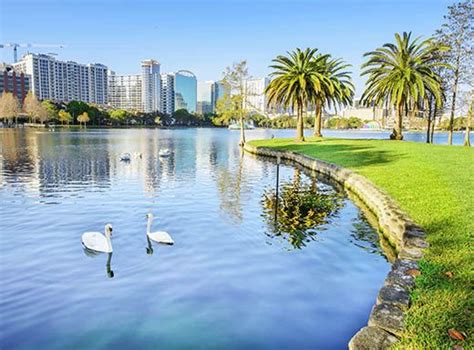 Can you swim in Lake Eola?