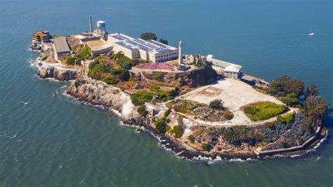 Can You Take Pictures At Alcatraz?