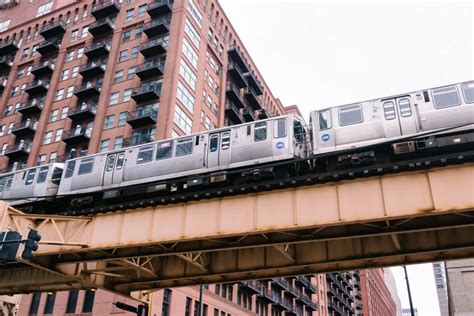 Can you take the L from O Hare to downtown Chicago?