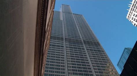 Can you take the stairs to the top of the Willis Tower?