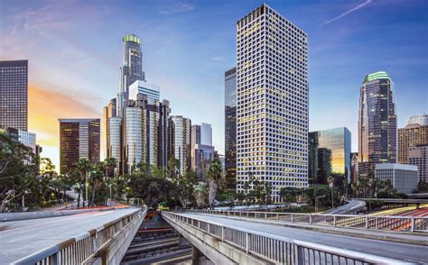 Can you walk around downtown LA?