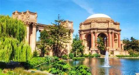 Can You Walk Around The Palace Of Fine Arts?