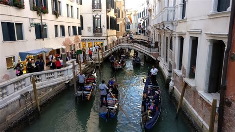 Can you walk around Venice in a day?