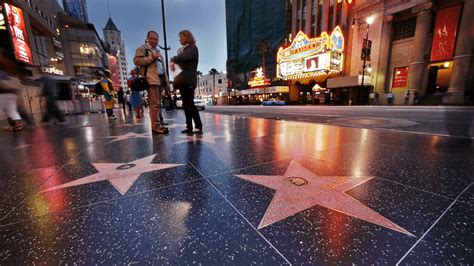 Can you walk the Hollywood Walk of Fame at night?