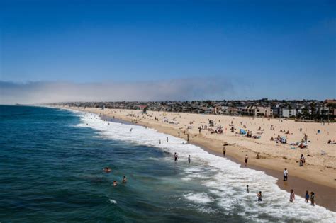 Can you walk to the beach from LAX?