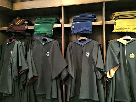 Can you wear robes to Harry Potter world?