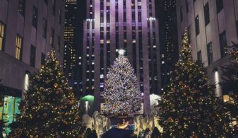 Do I need tickets to see the Rockefeller tree?