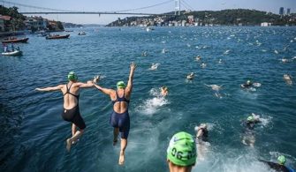 Do people swim in the Bosphorus?