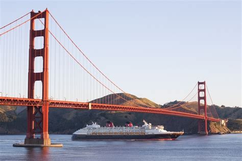 Do Ships Go Under The Golden Gate Bridge?