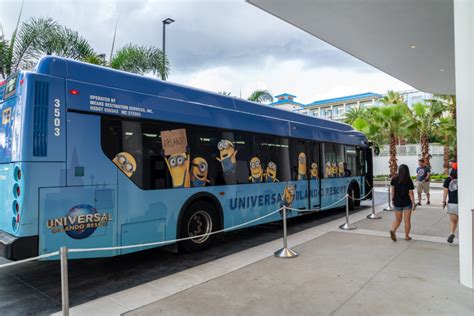 Do Universal hotels have shuttles to Disney?